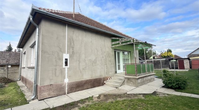 Eladó családi ház, Sarkadon 21.99 M Ft, 2 szobás