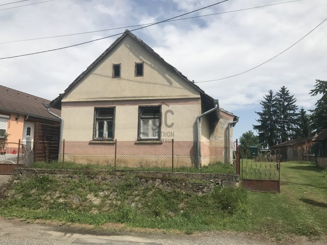 Eladó családi ház, Iváncon 13.5 M Ft, 2 szobás