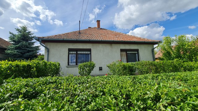 Eladó családi ház, Jászberényben 31.99 M Ft, 3 szobás