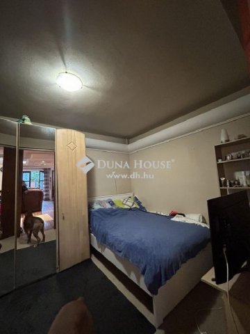 Eladó családi ház, Budaörsön 230 M Ft, 10 szobás