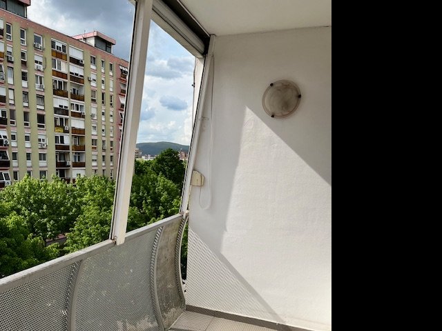 Eladó téglalakás, Pécsett 36.9 M Ft, 1 szobás