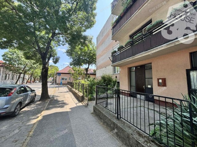 Eladó téglalakás, Kecskeméten 37.2 M Ft, 2 szobás