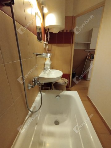 Eladó téglalakás, Győrött 21 M Ft, 1 szobás
