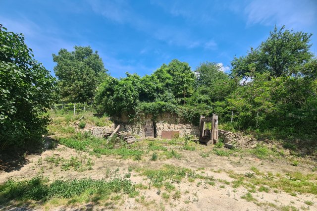 Eladó mezogazdasagi ingatlan, Esztergomban 7.5 M Ft