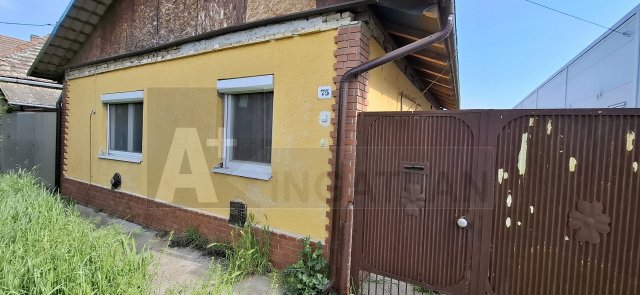 Eladó családi ház, Szegeden 34.9 M Ft, 3 szobás