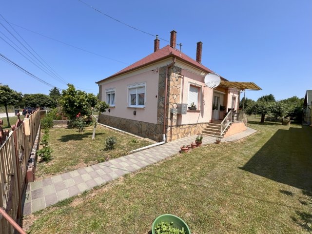 Eladó családi ház, Zalakomáron 31.5 M Ft, 3+1 szobás