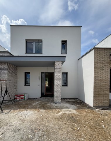 Eladó családi ház, Győrött 122 M Ft, 4 szobás