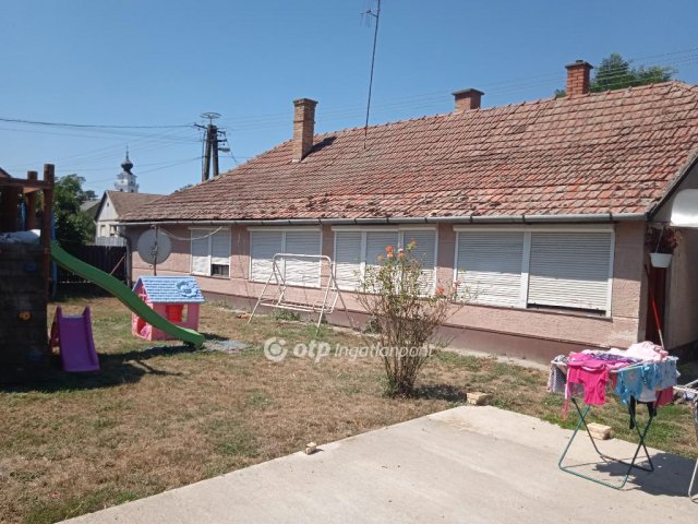 Eladó családi ház, Konyáron 21 M Ft, 2+1 szobás