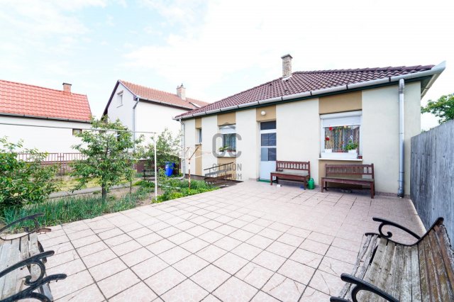 Eladó családi ház, Debrecenben 119.9 M Ft, 7 szobás