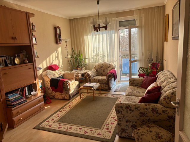 Eladó téglalakás, Nyíregyházán 47.99 M Ft, 4 szobás