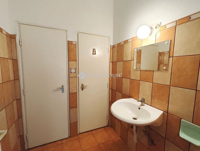 Eladó családi ház, Siófokon 90 M Ft, 4+2 szobás