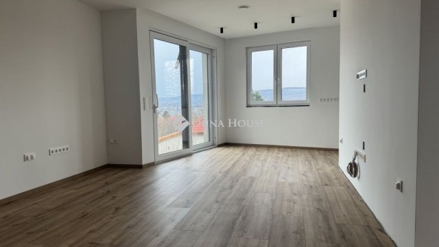 Eladó családi ház, Balatonfűzfőn 184 M Ft, 4 szobás