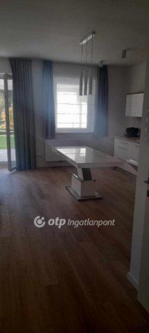 Kiadó téglalakás, albérlet, Szekszárdon 200 E Ft / hó