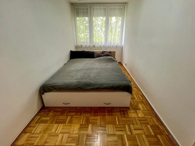 Eladó panellakás, Móron 35.9 M Ft, 2 szobás