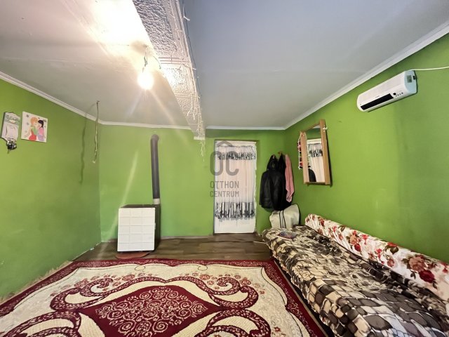 Eladó családi ház, Mezősason 9.5 M Ft, 2 szobás