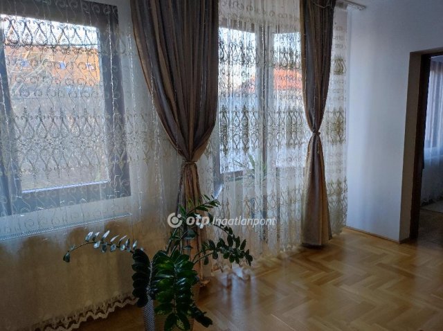 Eladó családi ház, Szegeden, Gogol utcában 137 M Ft, 5 szobás