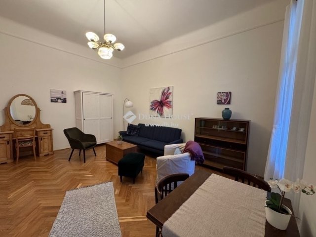 Eladó téglalakás, Budapesten, VII. kerületben 70 M Ft