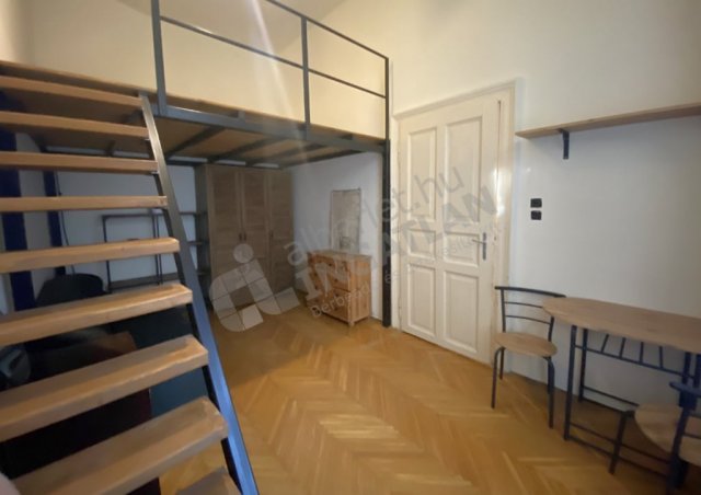 Kiadó téglalakás, albérlet, Budapesten, VI. kerületben