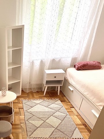 Kiadó panellakás, albérlet, Debrecenben, Sántha Kálmán utcában
