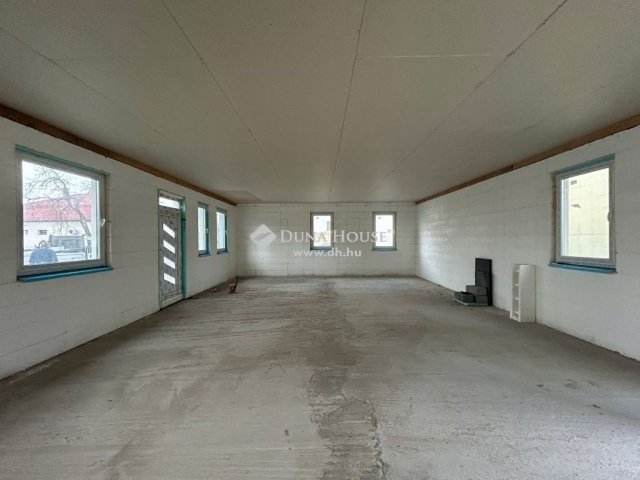 Eladó ikerház, Bugyin 50 M Ft, 5 szobás / költözzbe.hu