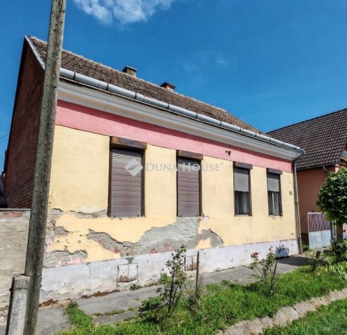 Eladó családi ház, Csurgón 4.9 M Ft, 3 szobás