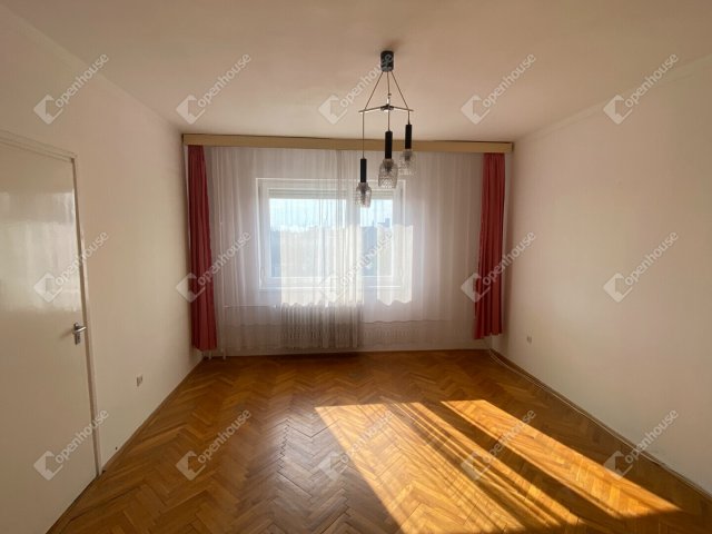 Eladó téglalakás, Mosonmagyaróváron 49.9 M Ft, 3 szobás