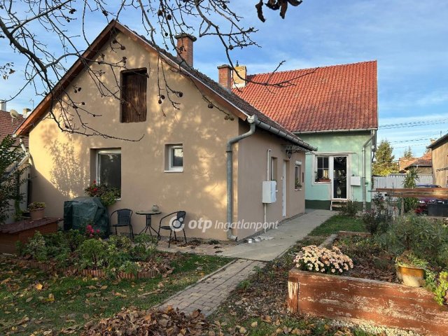 Eladó családi ház, Szegeden 119 M Ft, 4+1 szobás