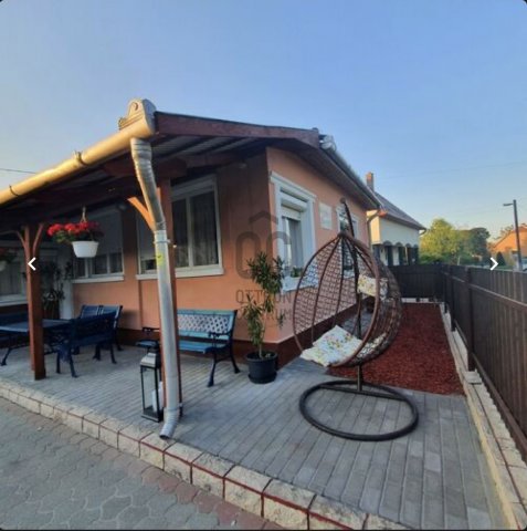 Eladó családi ház, Poroszlón 39 M Ft, 3 szobás