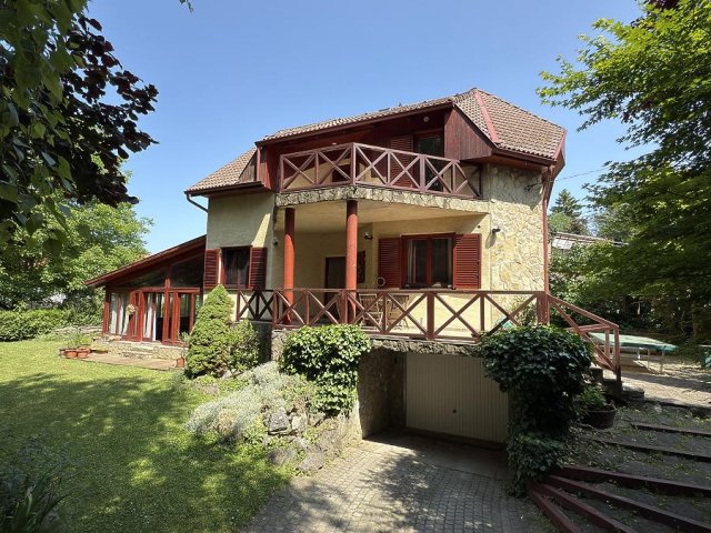 Eladó családi ház, Budakalászon 168.9 M Ft, 6 szobás