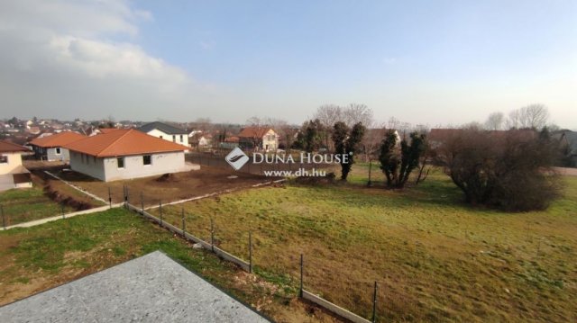 Eladó ikerház, Érden 225.99 M Ft, 3+2 szobás