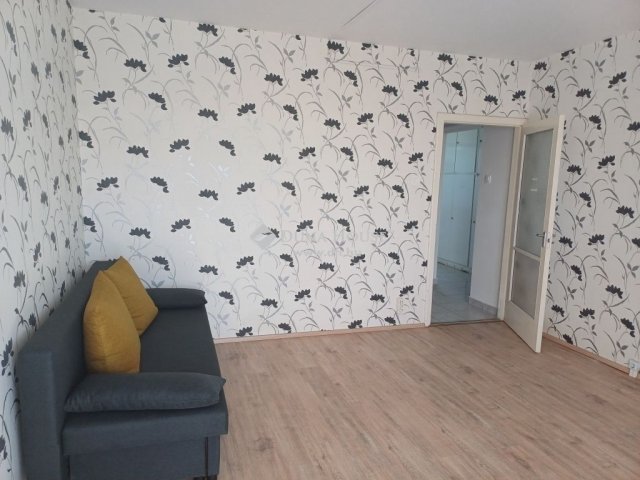 Eladó panellakás, Szigetszentmiklóson 54.9 M Ft, 3 szobás