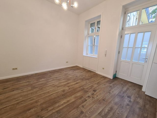 Eladó téglalakás, Budapesten, VI. kerületben 84.9 M Ft, 2 szobás