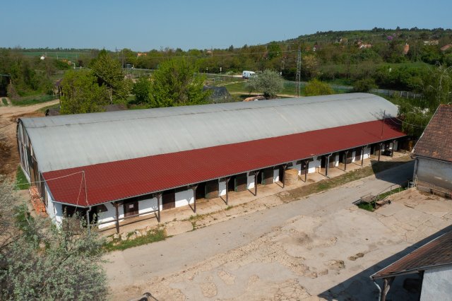 Eladó üzlethelyiség, Zsámbékon 248 M Ft / költözzbe.hu