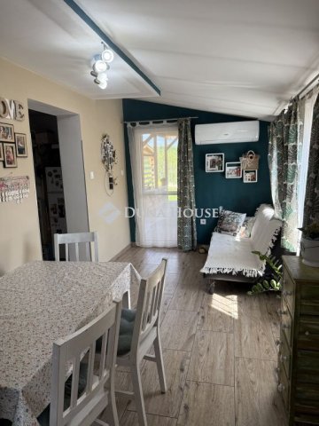 Eladó családi ház, Pécsett 39.9 M Ft, 2 szobás