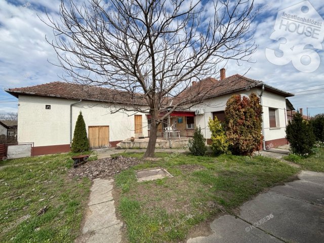 Eladó családi ház, Szankon 31.99 M Ft, 4 szobás