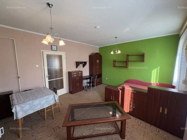 Kiadó téglalakás, albérlet, Kaposváron, Petőfi utcában