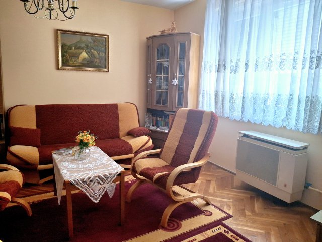 Eladó téglalakás, Gyöngyösön 34 M Ft, 2 szobás