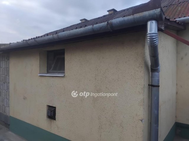 Eladó családi ház, Tégláson 21 M Ft, 2 szobás
