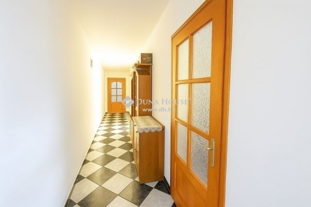 Eladó családi ház, Budaörsön 89.9 M Ft, 4 szobás