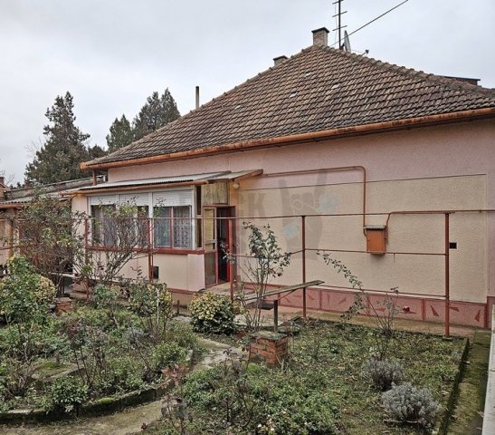 Eladó ikerház, Békéscsabán 39.9 M Ft, 2+1 szobás