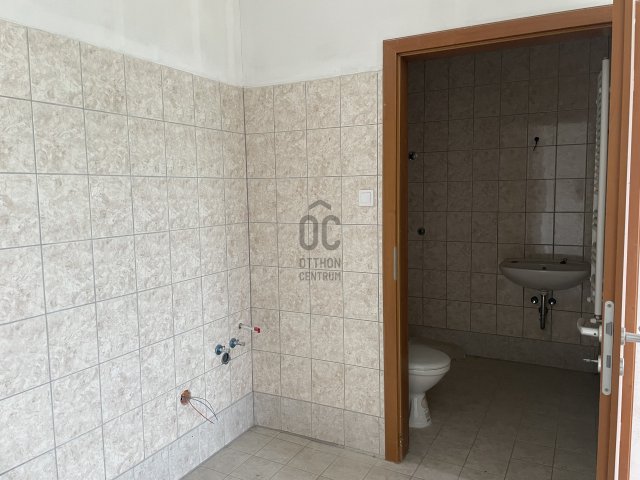 Eladó hotel, Abasáron 3900 M Ft / költözzbe.hu