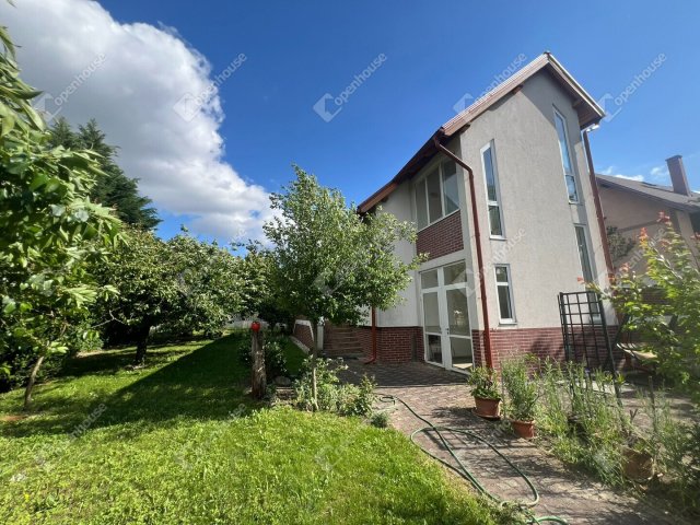 Eladó családi ház, Győrött 135 M Ft, 6 szobás