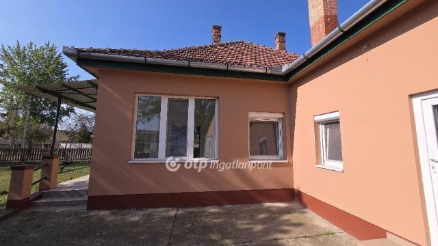 Eladó családi ház, Dömsödön 47.9 M Ft, 2 szobás