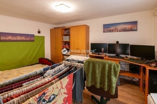 Eladó családi ház, Budapesten, XVIII. kerületben 84.8 M Ft