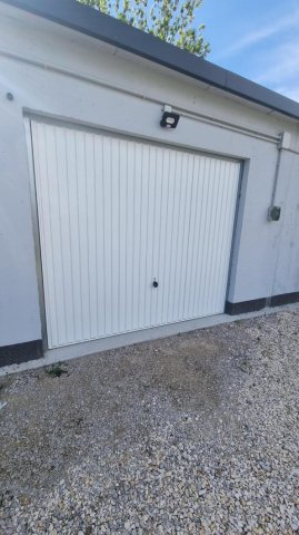 Eladó garázs, Almásfüzitőn 6.5 M Ft / költözzbe.hu