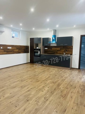 Eladó családi ház, Csömörön 119 M Ft, 5+2 szobás