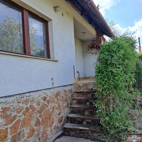 Eladó családi ház, Gombán 46.99 M Ft, 6 szobás