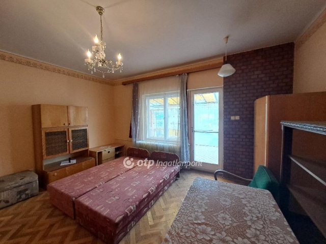Eladó családi ház, Szegeden 79.9 M Ft, 3 szobás