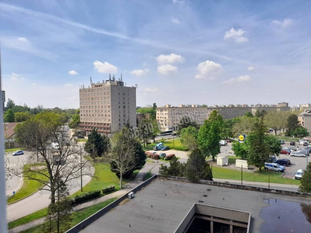 Kiadó panellakás, albérlet, Dunaújvárosban 80 E Ft / hó