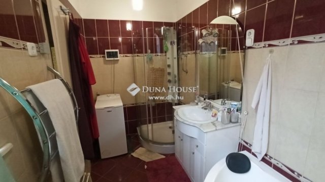 Eladó családi ház, Budapesten, XX. kerületben 75 M Ft, 5 szobás
